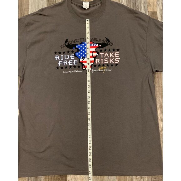 Sturgis Buffalo Chip 2017 Ride Free Take Risks Biker Rall Mens T-Shirt Size 2XL - Picture 10 of 12